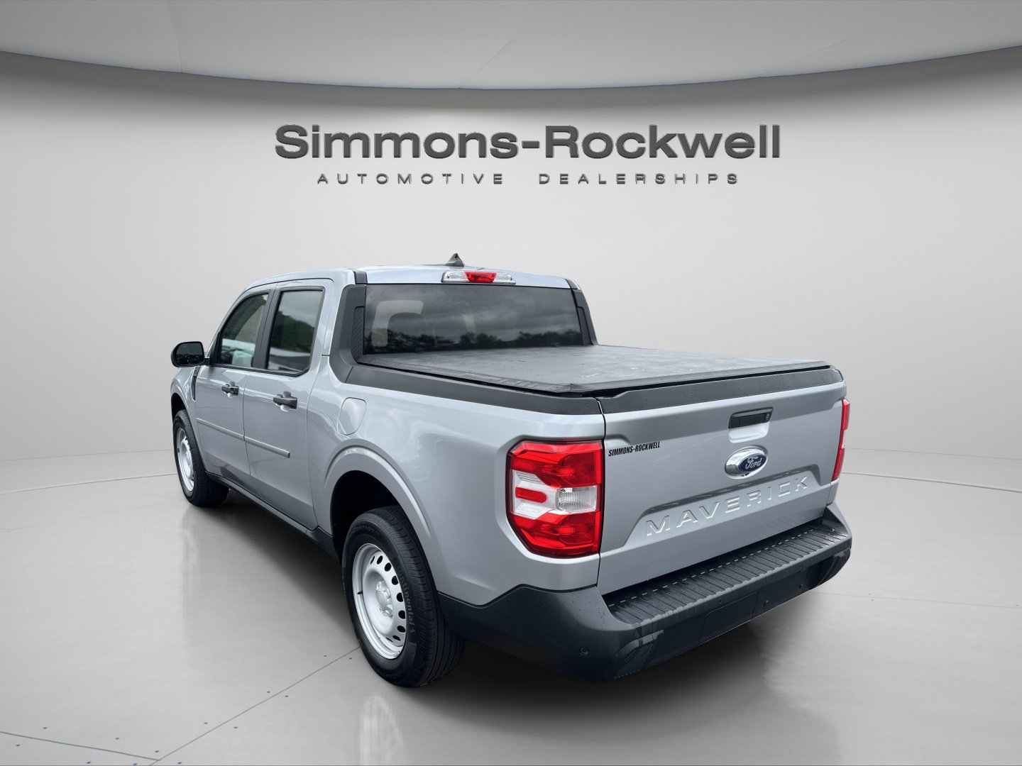 Used 2022 Ford Maverick XL FWD image 3