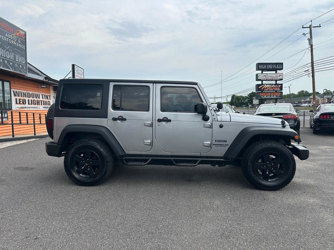 Used 2016 Jeep Wrangler Unlimited Sport w/ Quick Order Package 24S AWD/4WD image 4