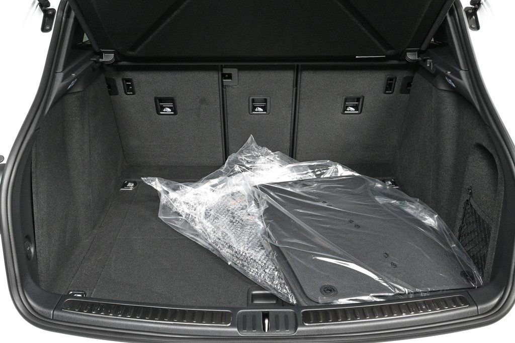 Certified 2026 Porsche Macan image 32