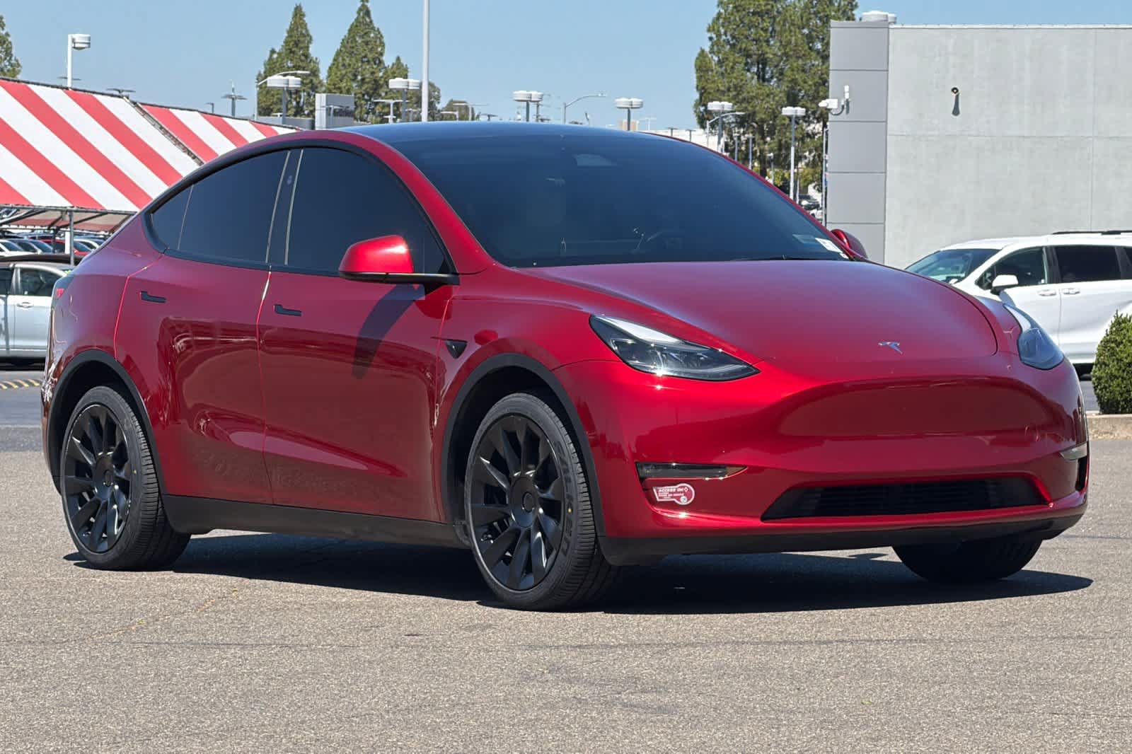 Used 2024 Tesla Model Y Long Range AWD/4WD image 5