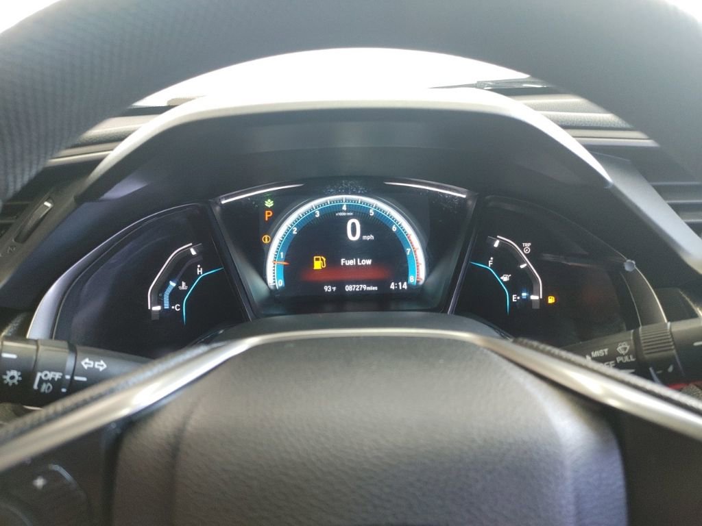 Used 2018 Honda Civic EX image 9