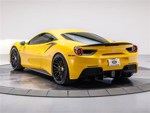 Used 2018 Ferrari 488 GTB image 3