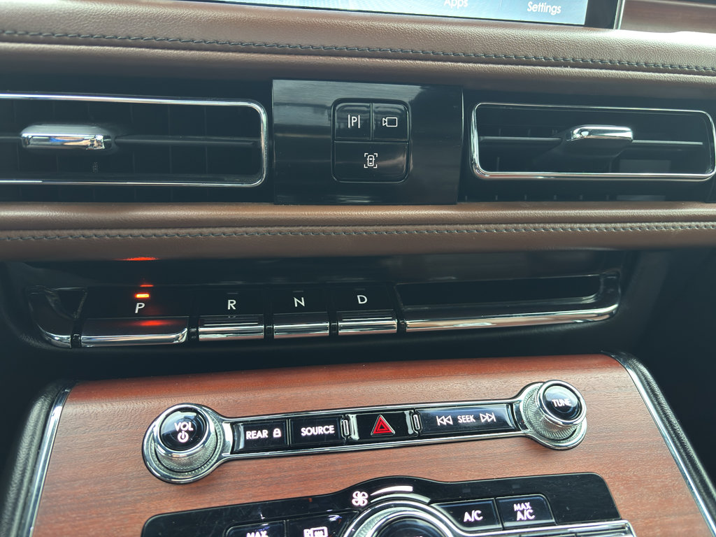 Used 2021 Lincoln Aviator Reserve w/ Equipment Group 202A image 16