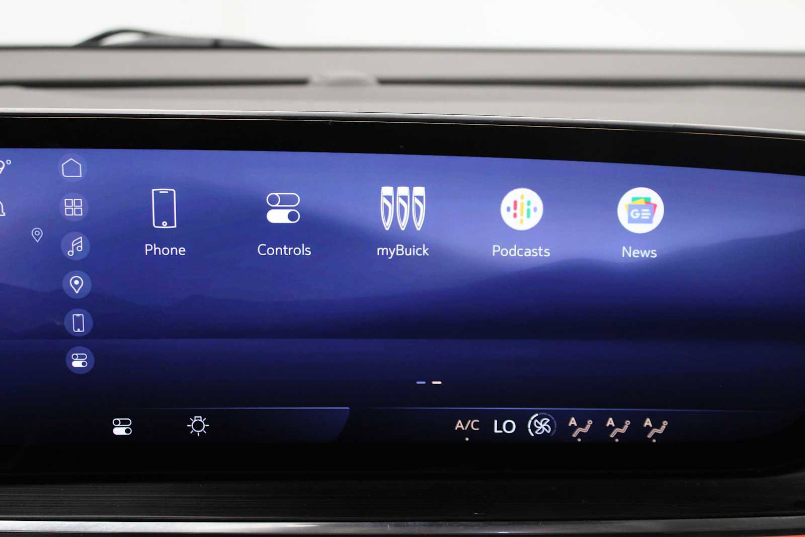 Used 2024 Buick Envision Preferred AWD/4WD image 27