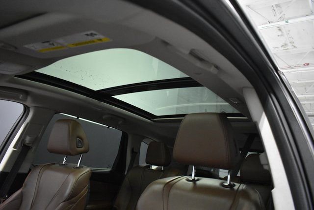 Used 2023 Acura MDX SH-AWD w/ Technology Package image 3