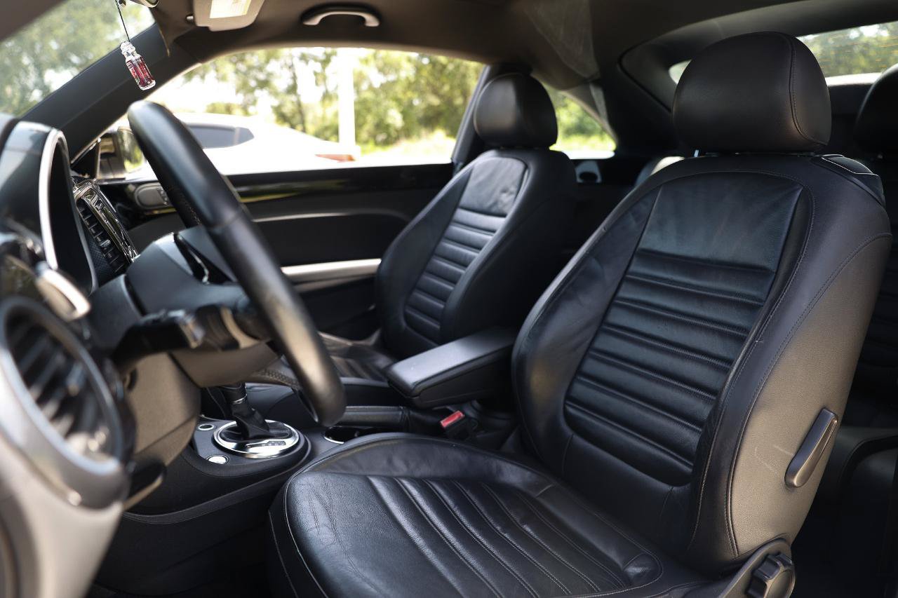 Used 2013 Volkswagen Beetle 2.0T FWD image 6
