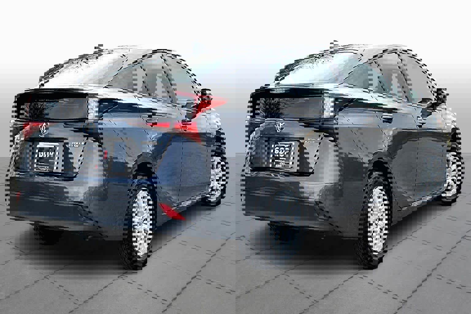 Used 2019 Toyota Prius LE image 12