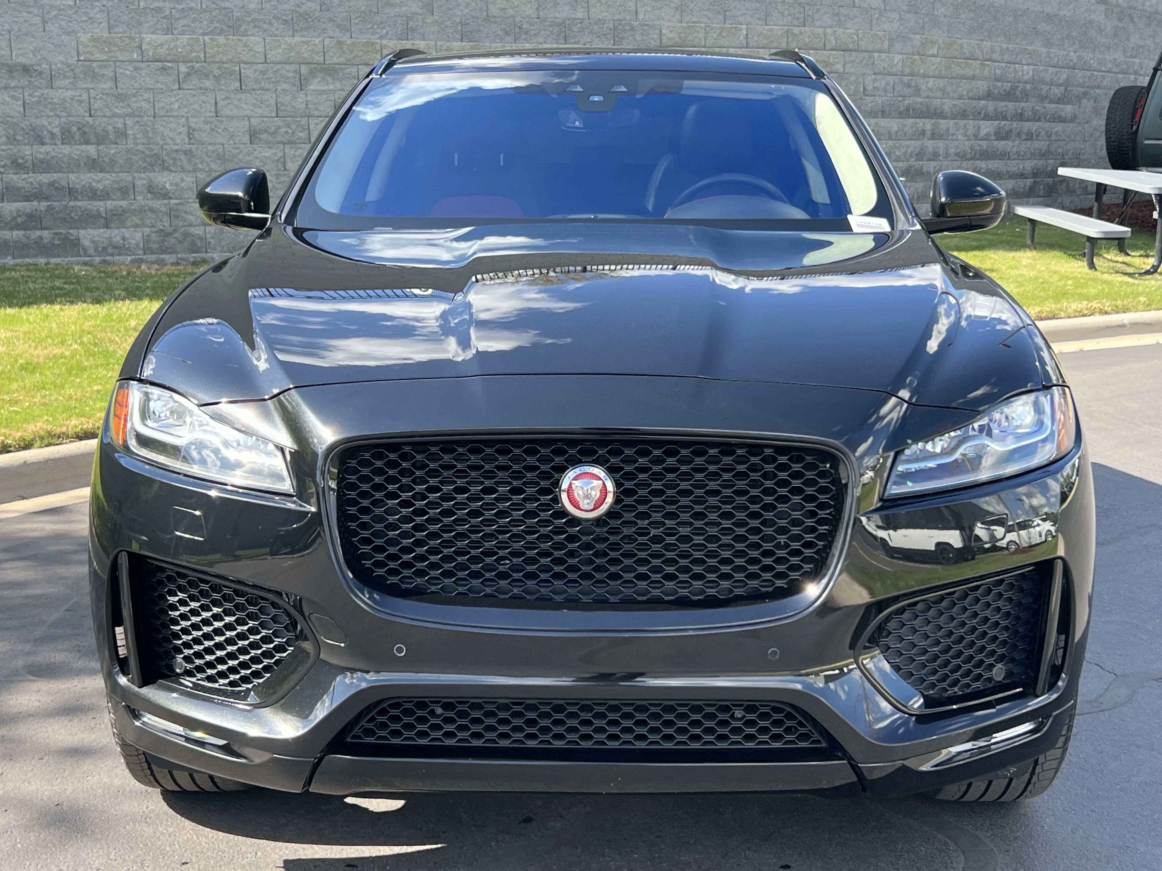 Used 2020 Jaguar F-PACE Checkered Flag image 10