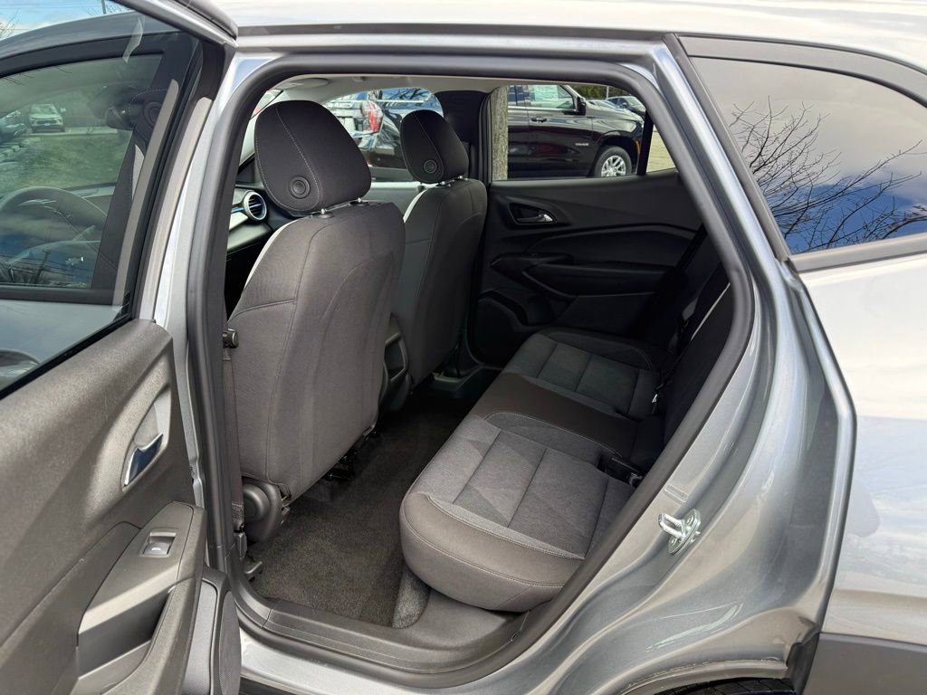 Used 2024 Chevrolet Trax LS FWD image 11