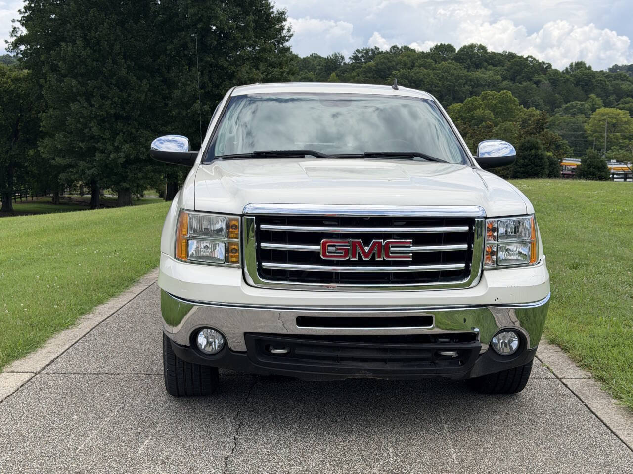 Used 2013 GMC Sierra 1500 SLT w/ SLT White Diamond Edition AWD/4WD image 6
