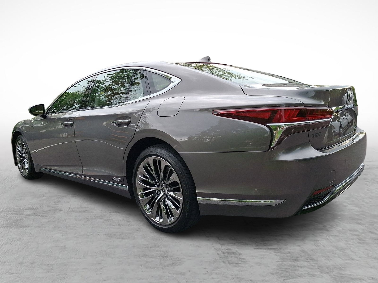 Used 2020 Lexus LS 500h AWD image 4