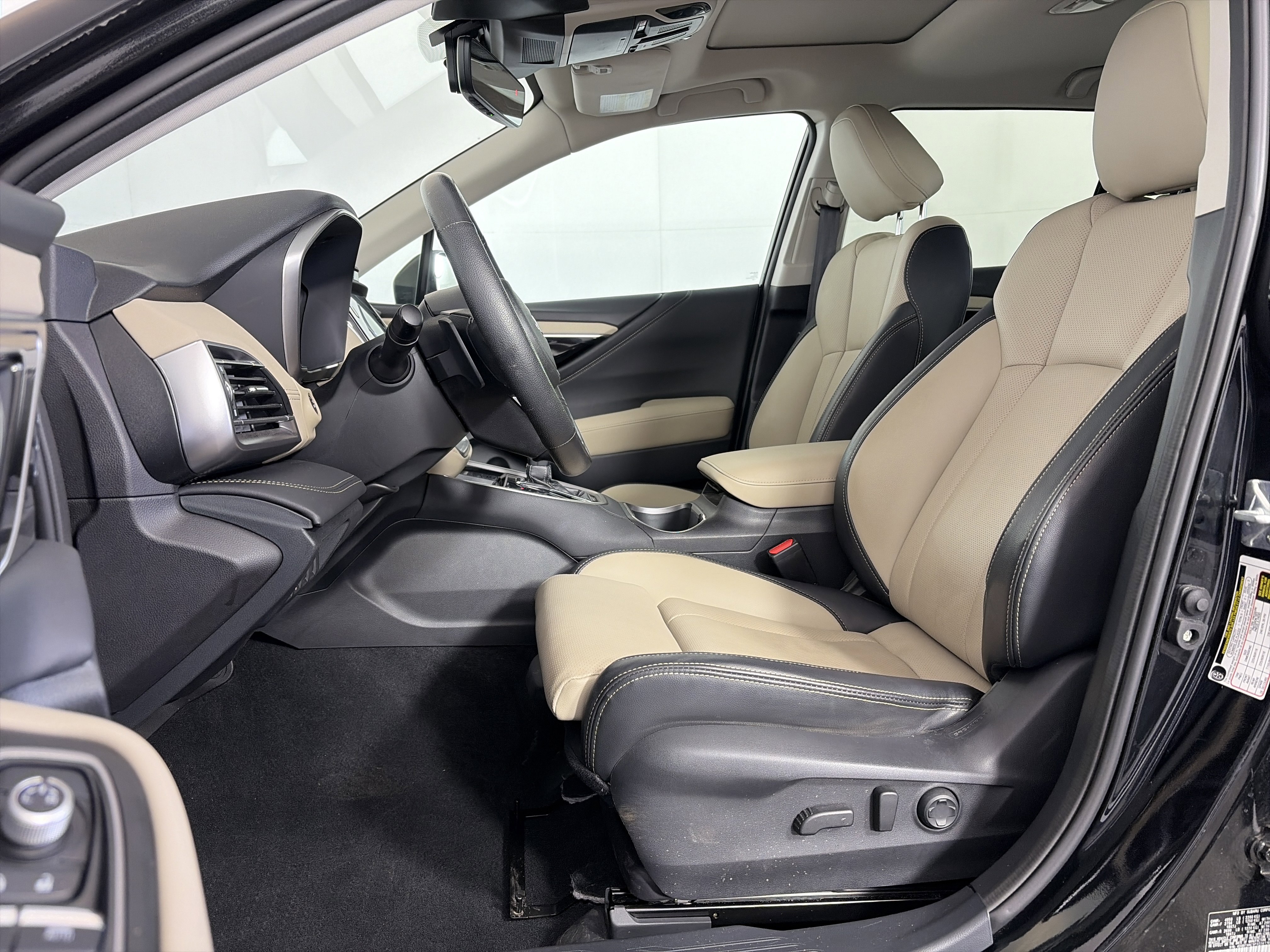 Used 2023 Subaru Outback Limited image 6