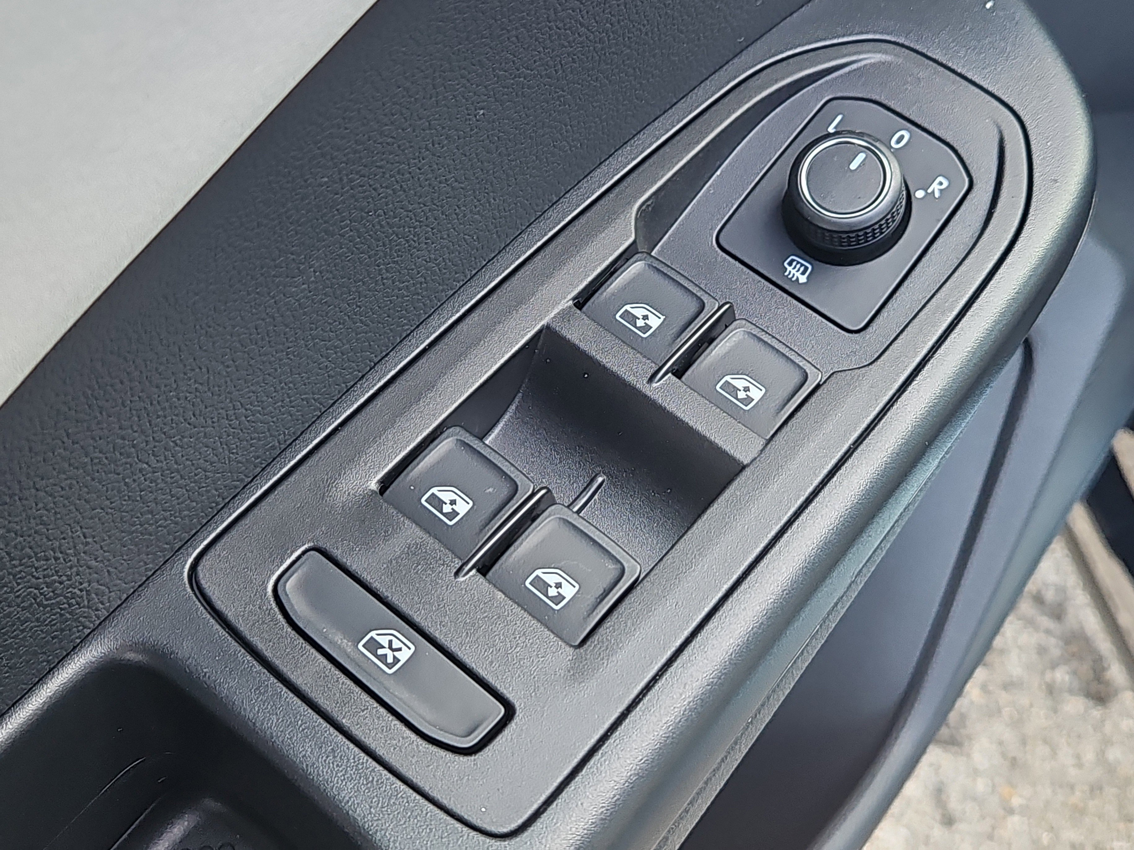 New 2026 Volkswagen Taos SE AWD/4WD image 7