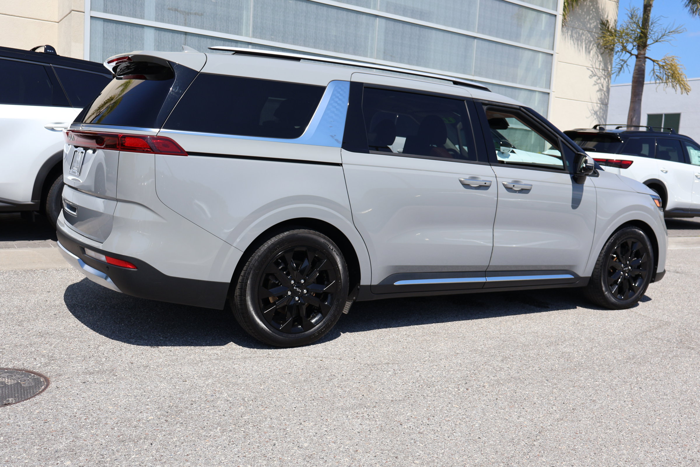 Used 2022 Kia Carnival SX Prestige FWD image 9