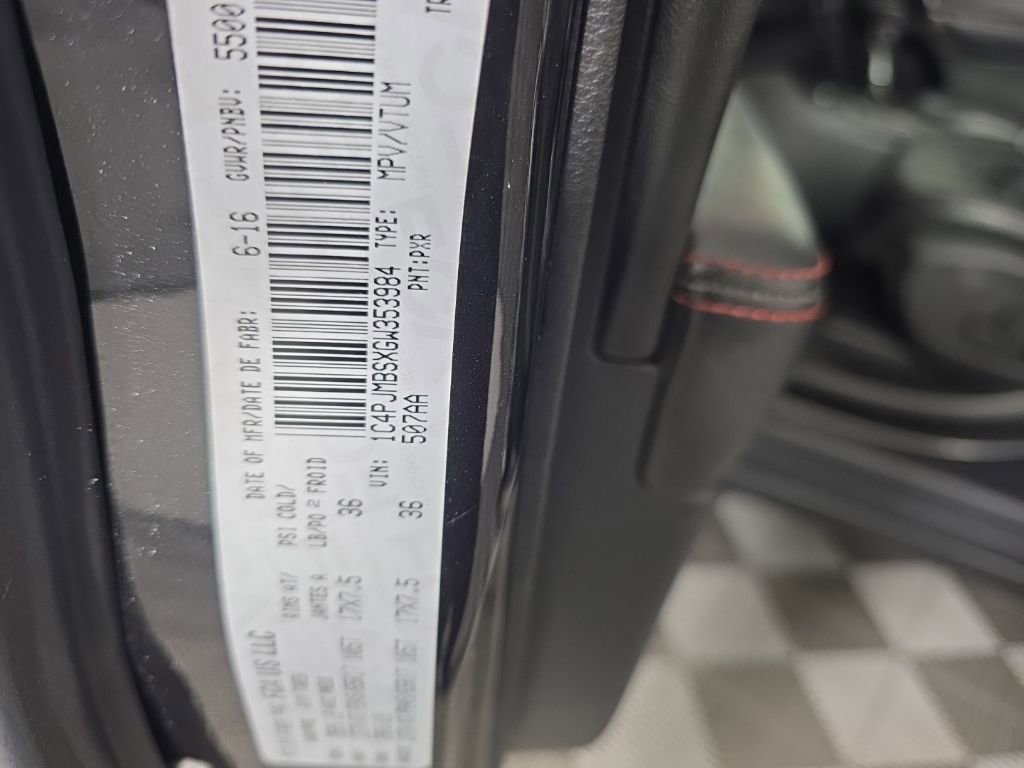 Used 2016 Jeep Cherokee Trailhawk w/ Leather Interior Group image 11