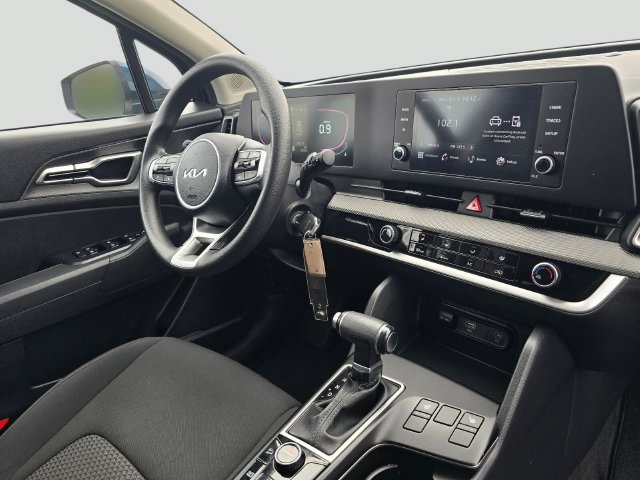 Used 2024 Kia Sportage LX AWD/4WD image 11