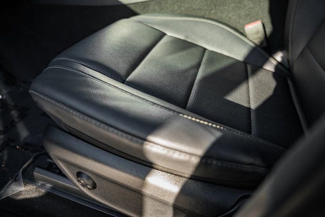 Used 2025 Mercedes-Benz GLE 350 4MATIC image 35