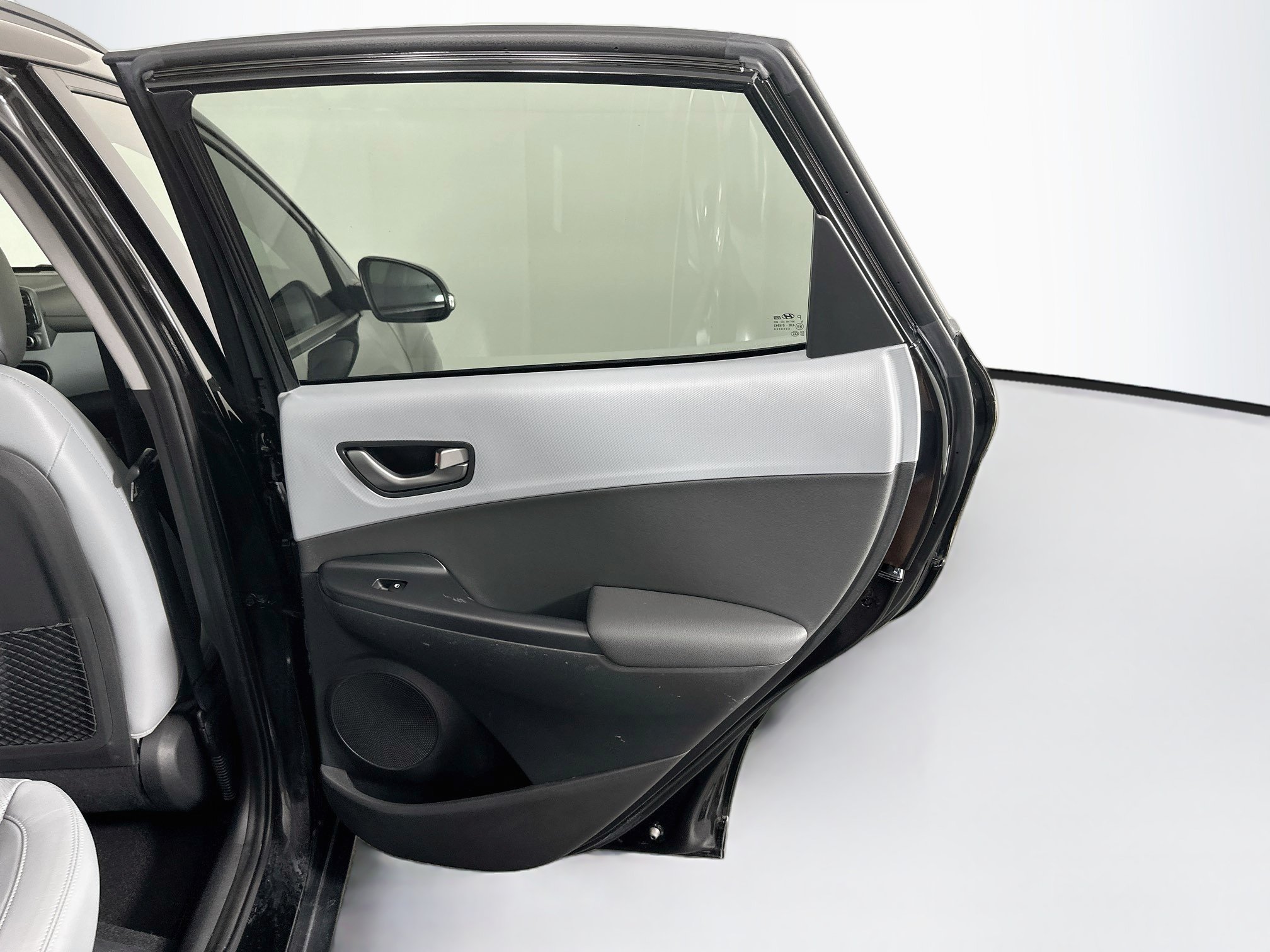 Used 2019 Hyundai Kona Limited FWD image 29