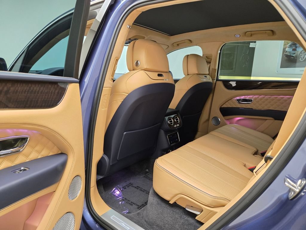 Certified 2023 Bentley Bentayga AWD/4WD image 17