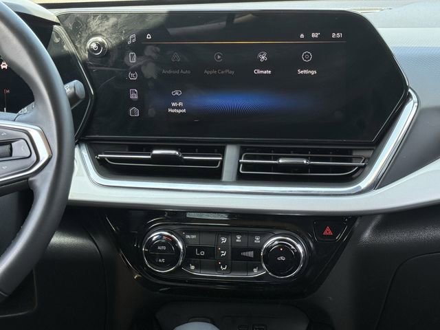 Certified 2025 Chevrolet Trax LT w/ LT Convenience Package FWD image 19