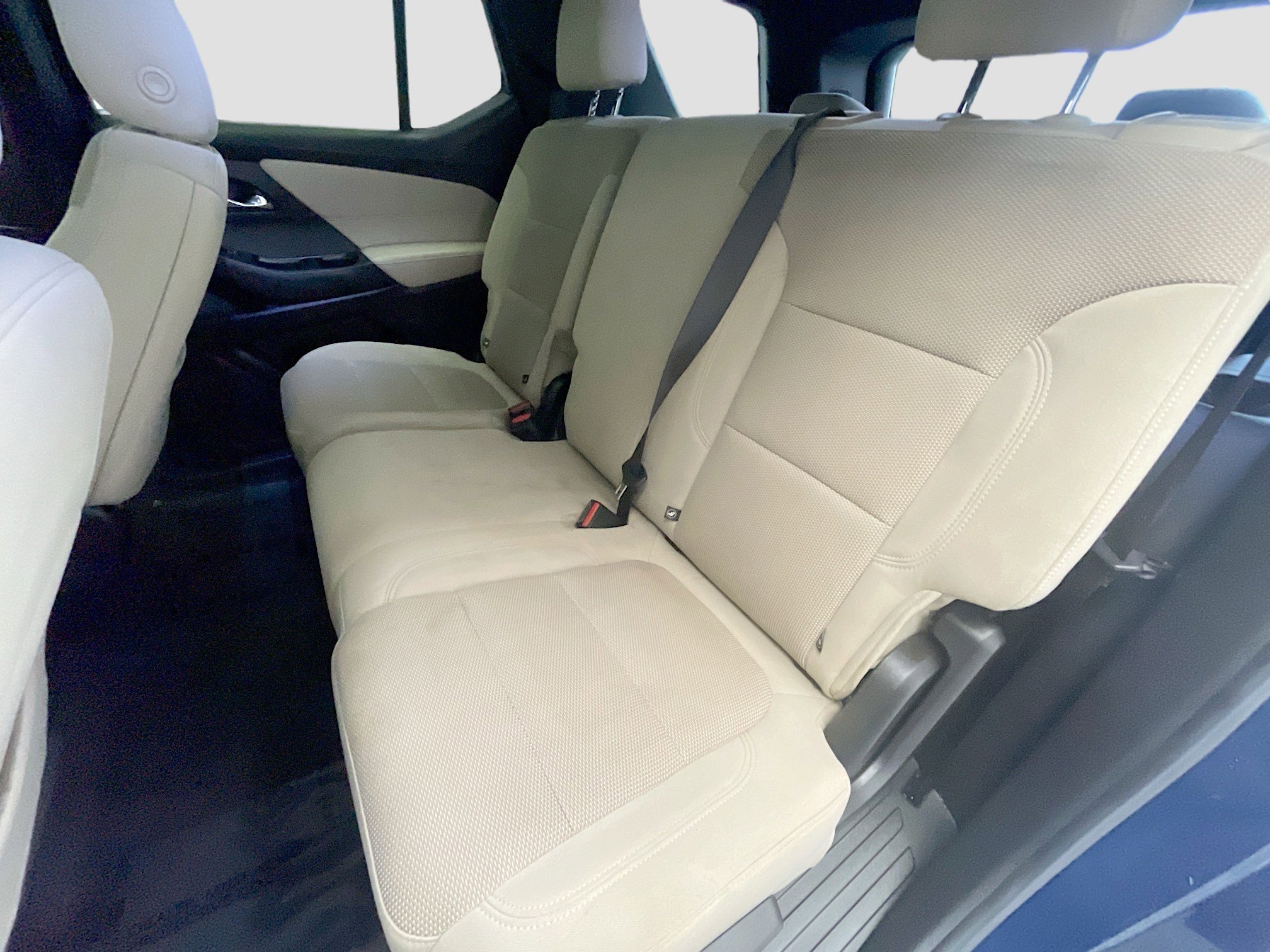 Used 2022 Chevrolet Traverse LS image 14