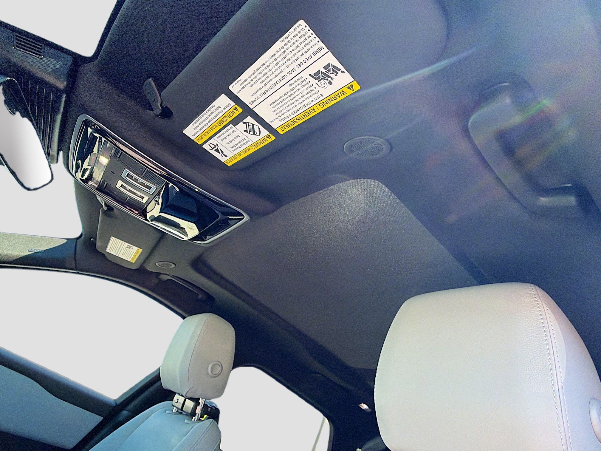 New 2026 Land Rover Range Rover Velar Dynamic SE image 26