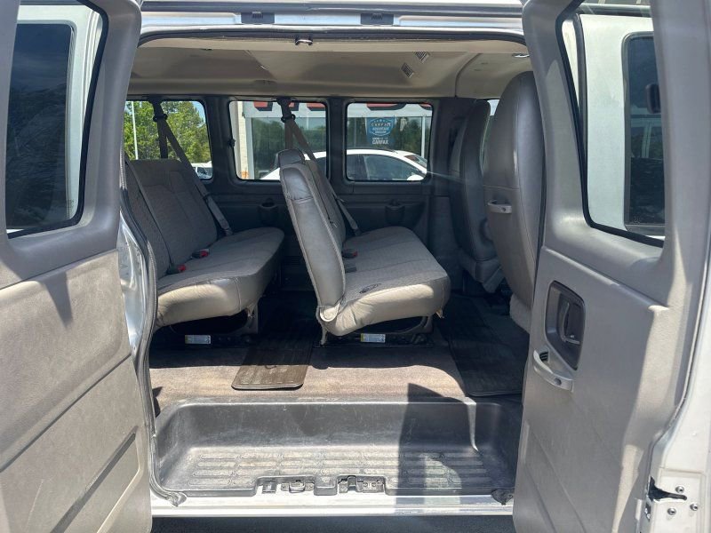 Used 2015 Chevrolet Express 3500 LT w/ LT Preferred Equipment Group RWD image 15