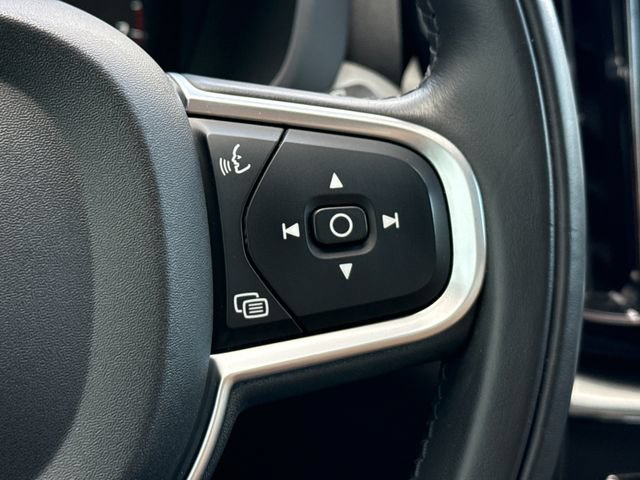 Used 2019 Volvo XC60 T5 Momentum w/ Multimedia Package AWD/4WD image 36