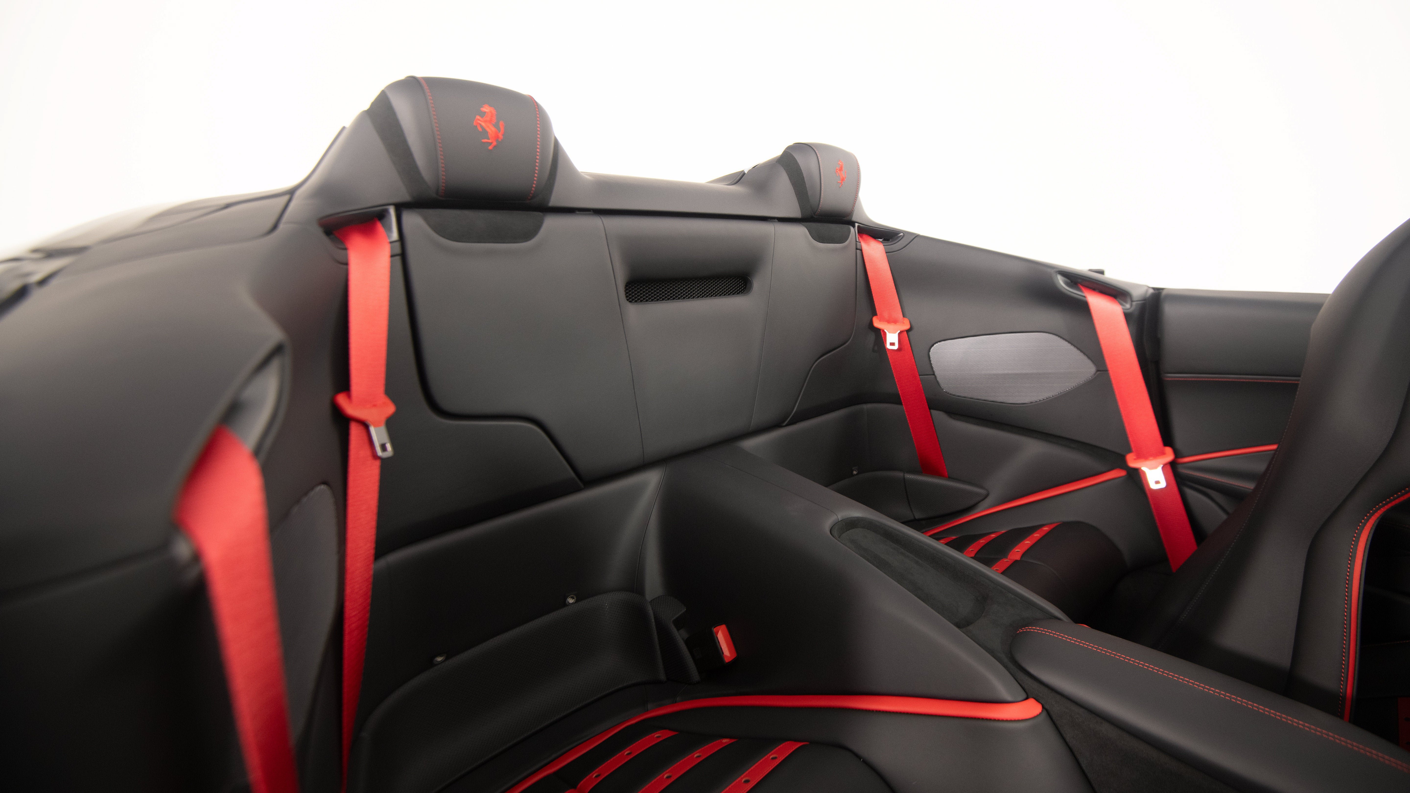 Used 2026 Ferrari Roma Spider RWD image 33