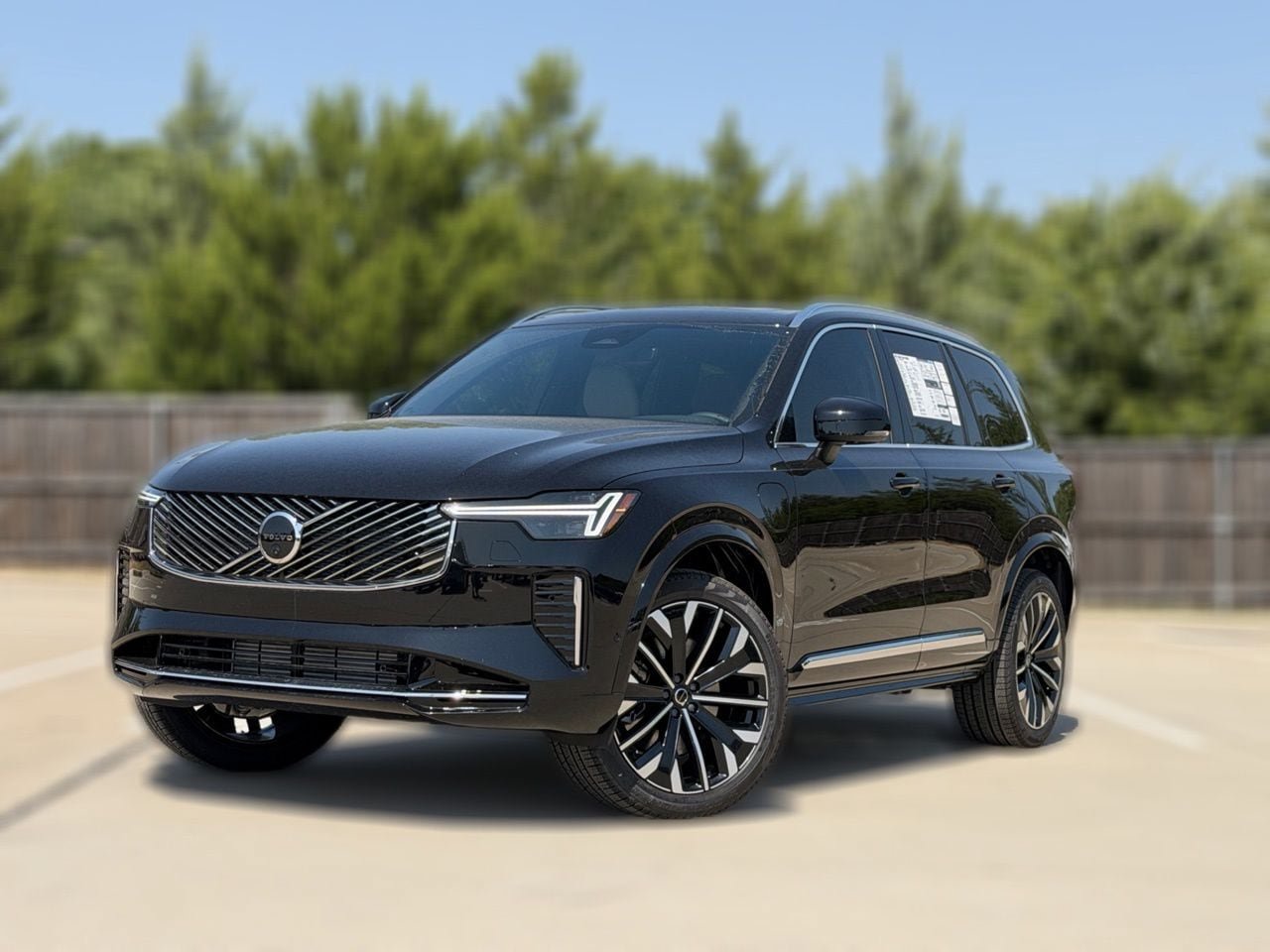 New 2026 Volvo XC90 T8 Plus w/ Protection Package AWD/4WD image 2