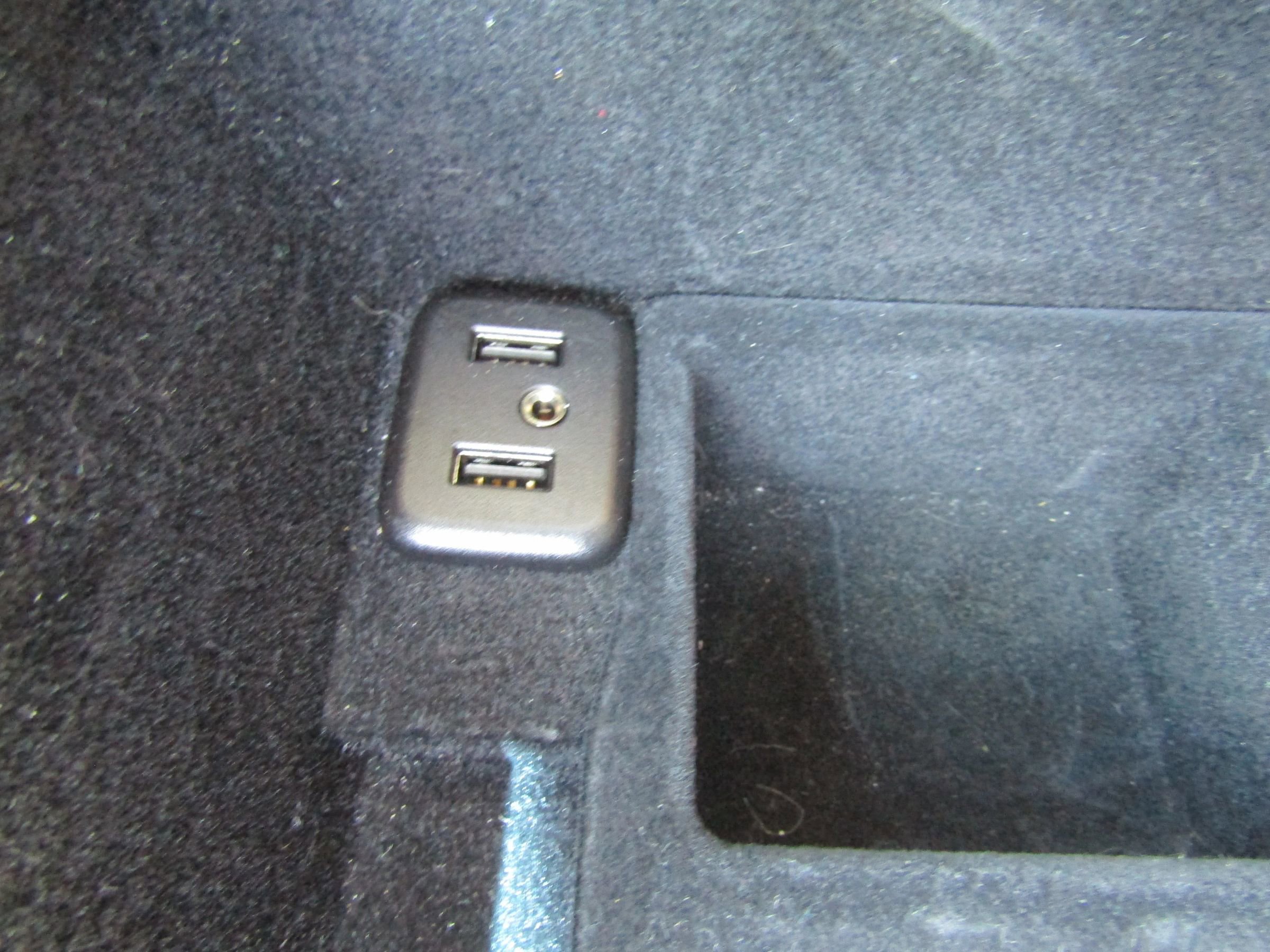 Used 2017 Cadillac Escalade Premium Luxury image 32