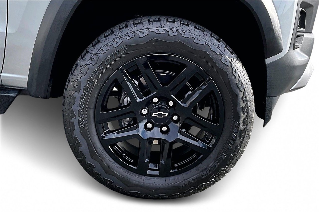 Used 2023 Chevrolet Colorado Trail Boss w/ Technology Package image 32