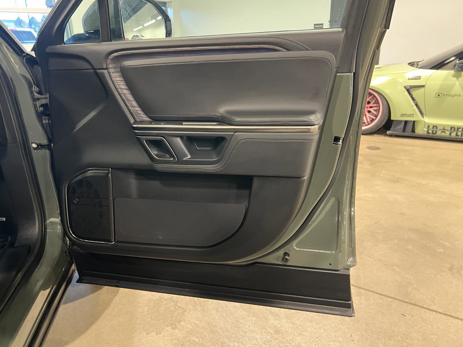 Used 2023 Rivian R1S Launch Edition image 41