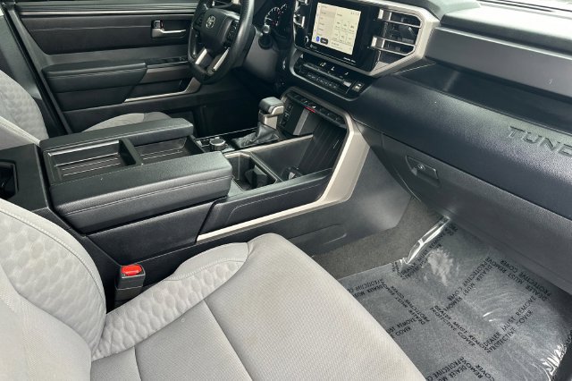 Used 2024 Toyota Tundra SR5 w/ SR5 Convenience Package AWD/4WD image 17