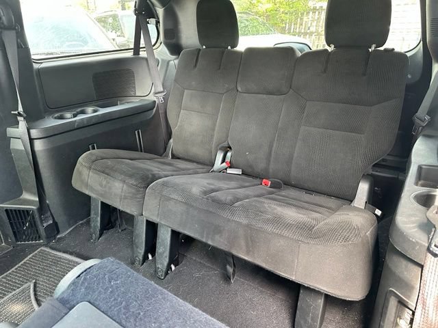 Used 2017 Dodge Grand Caravan SE FWD image 9