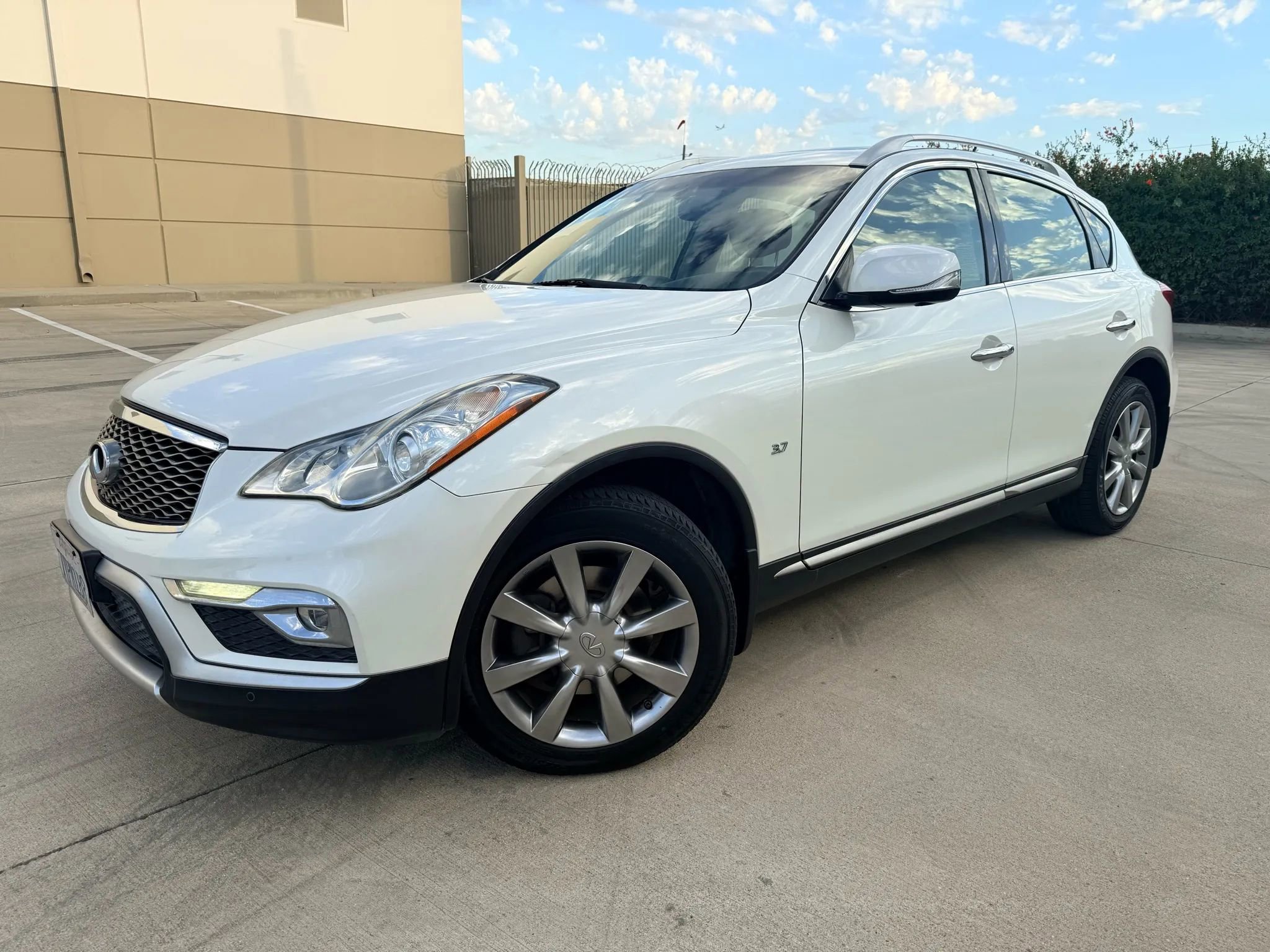 Used 2017 INFINITI QX50 2WD w/ Premium Plus Package