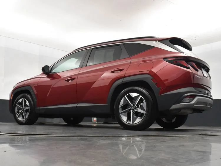 Used 2025 Hyundai Tucson SEL FWD image 12