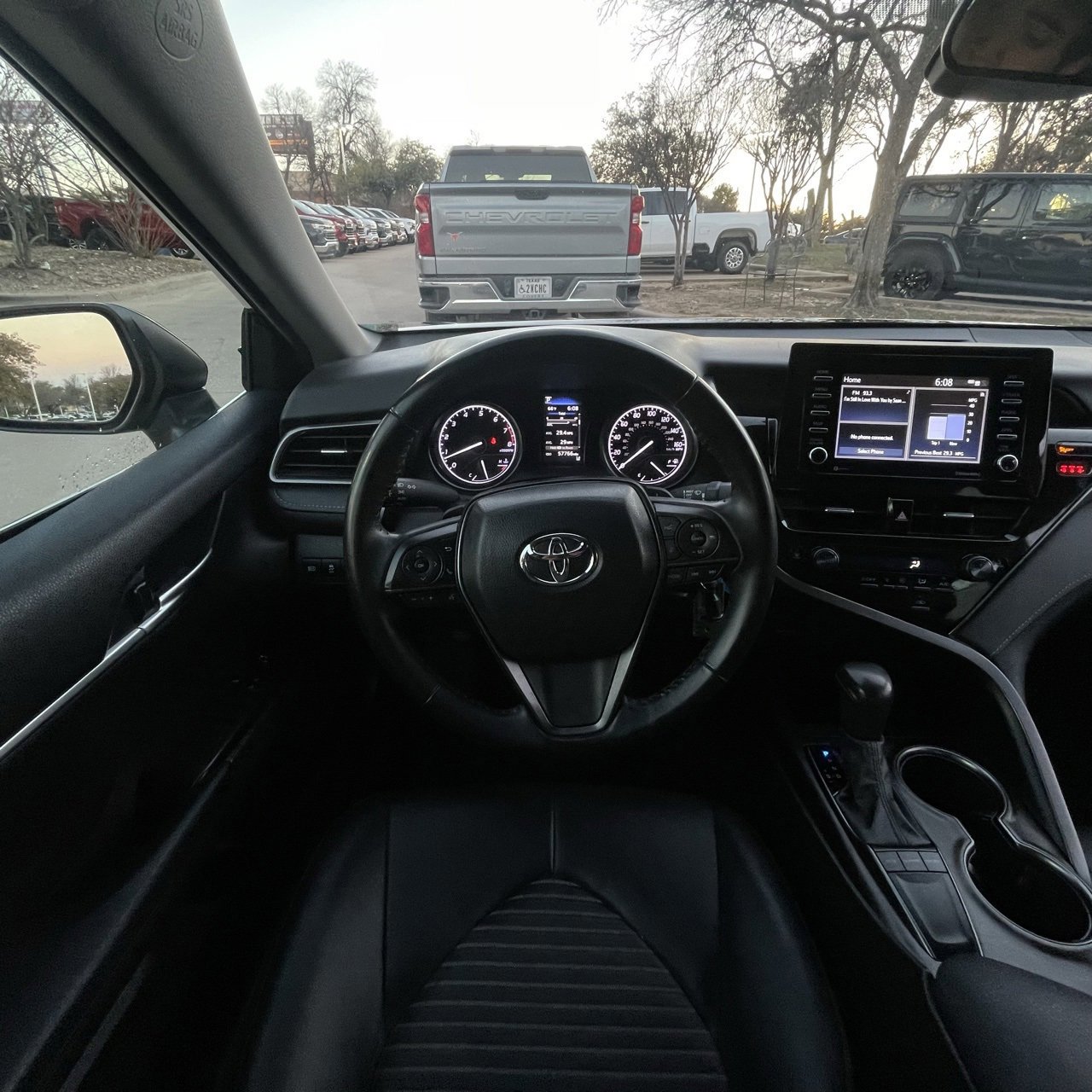 Used 2024 Toyota Camry SE image 12