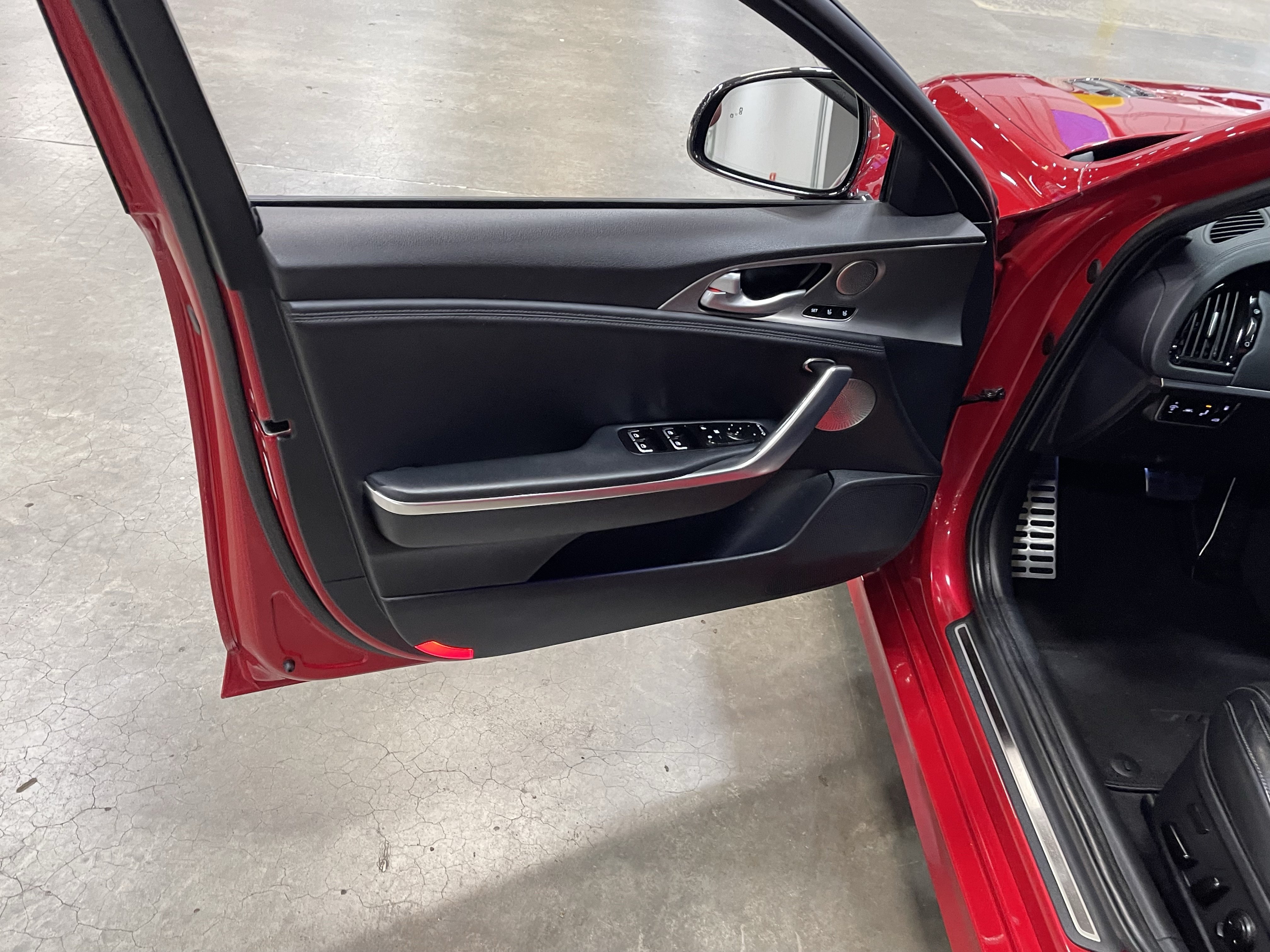 Used 2018 Kia Stinger GT2 AWD/4WD image 18