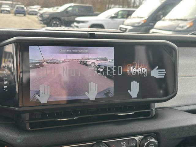 New 2026 Jeep Gladiator Sport AWD/4WD image 25