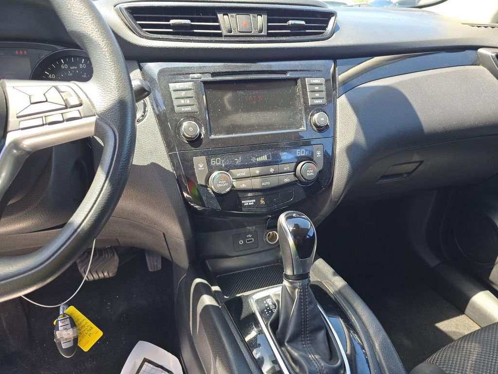 Used 2020 Nissan Rogue Sport SV FWD image 5
