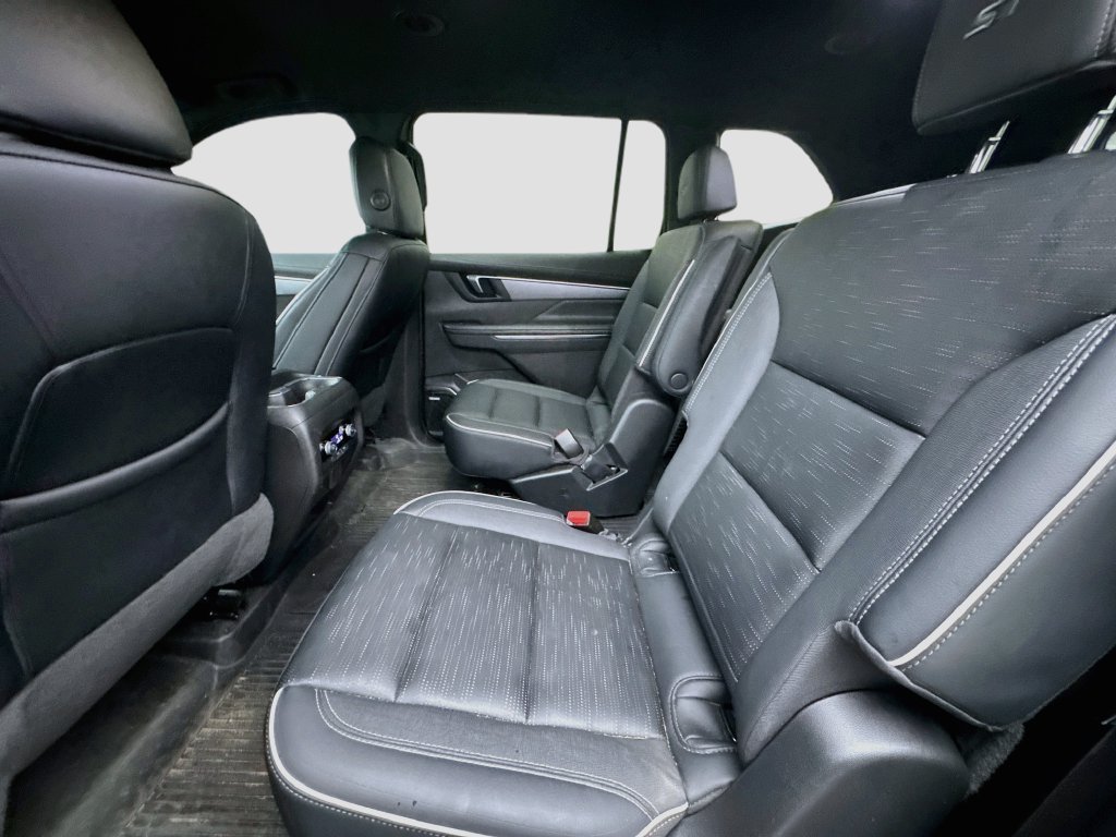 Used 2025 Buick Enclave Sport Touring w/ Power Package AWD/4WD image 27