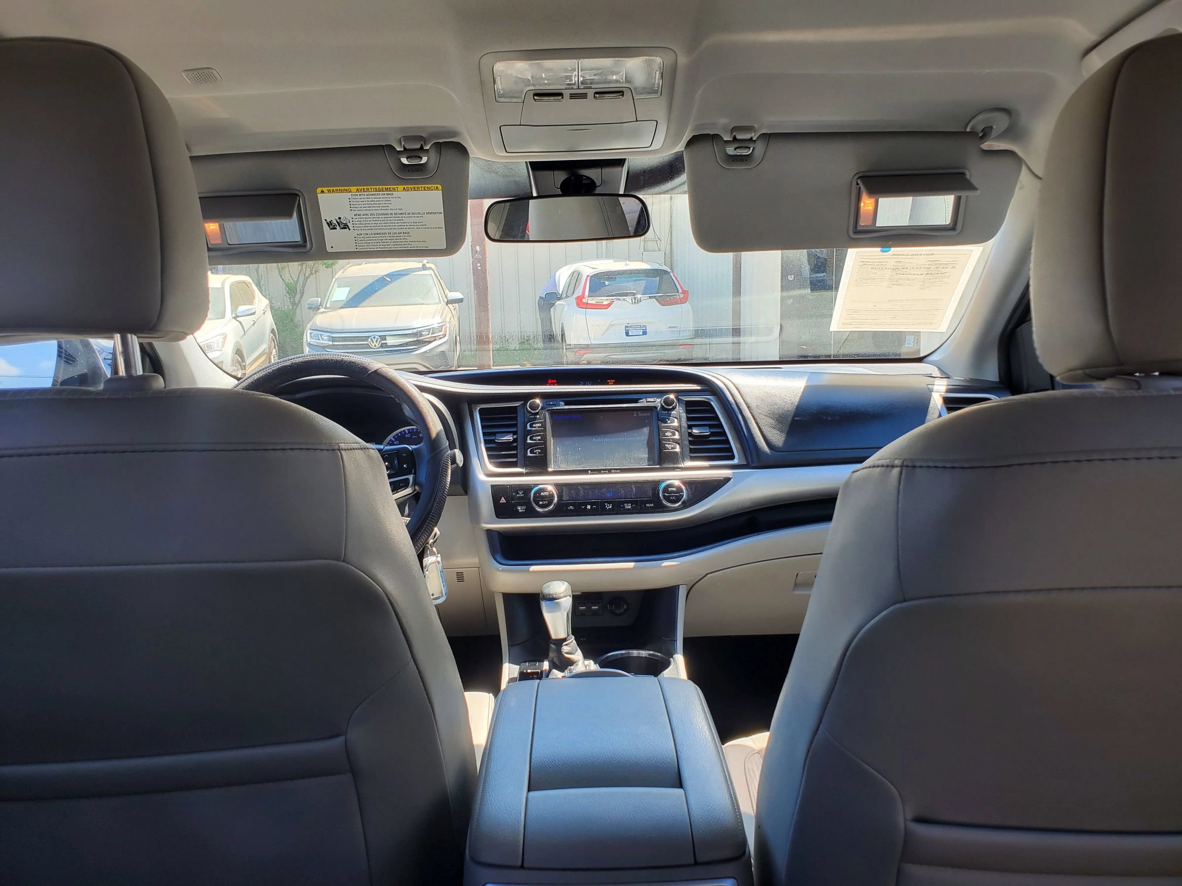 Used 2019 Toyota Highlander Plus FWD image 2