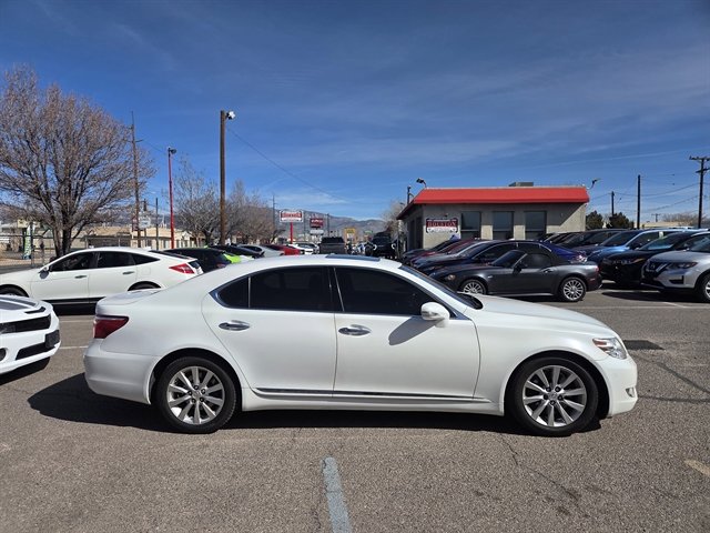 Used 2011 Lexus LS 460 AWD w/ Comfort Pkg image 3