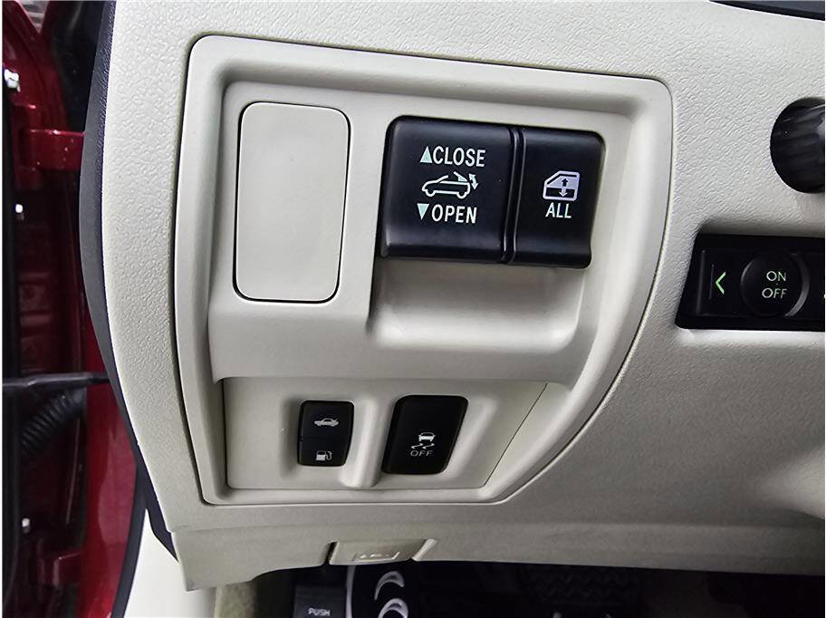 Used 2014 Lexus IS 250C w/ Navigation System Package RWD image 21