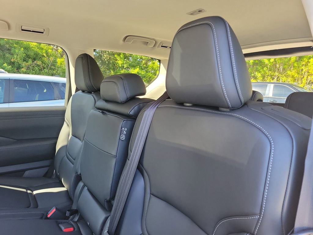 New 2026 Nissan Armada SV image 15