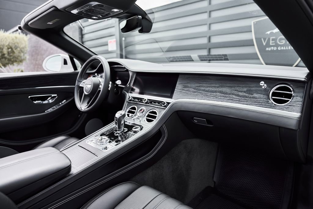 Used 2020 Bentley Continental GT AWD/4WD image 35