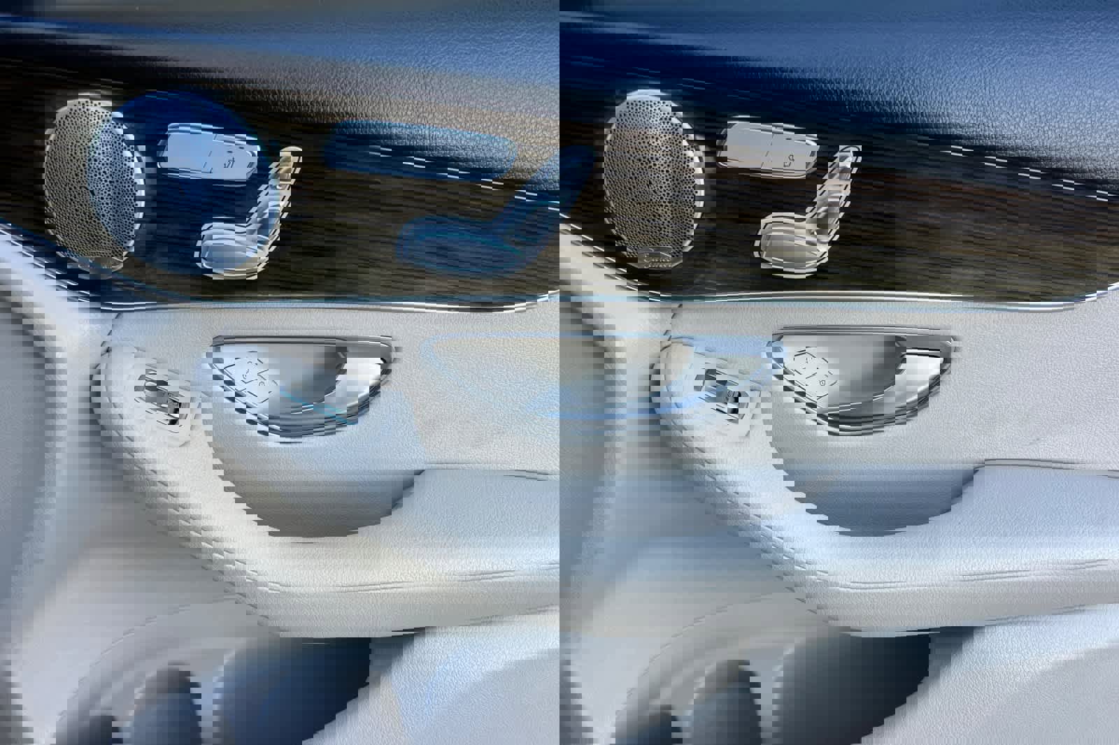 Used 2019 Mercedes-Benz GLC 300 4MATIC image 19