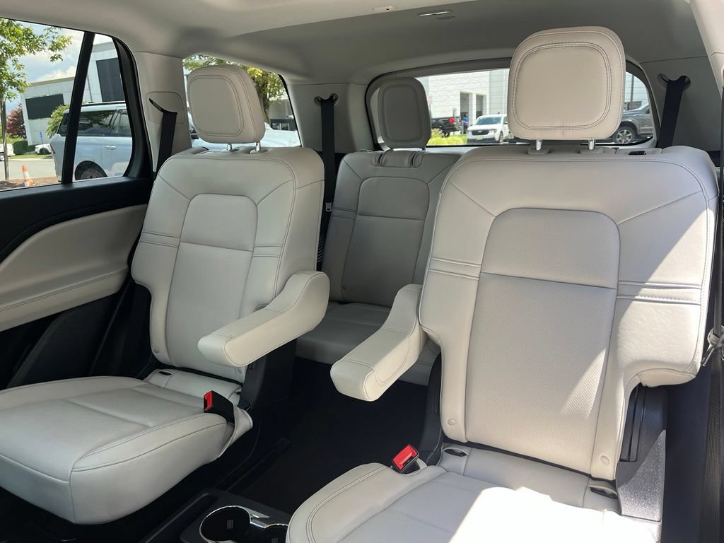Used 2026 Lincoln Aviator AWD image 13