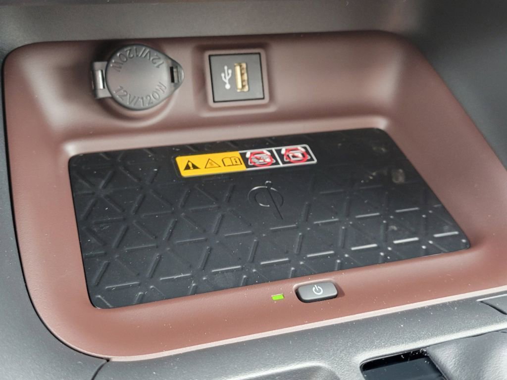 Used 2023 Toyota RAV4 Limited image 8